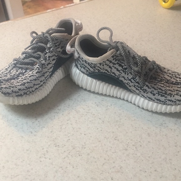 Yeezy Boost Turtle Doves For Kids - Picture 3 of 3